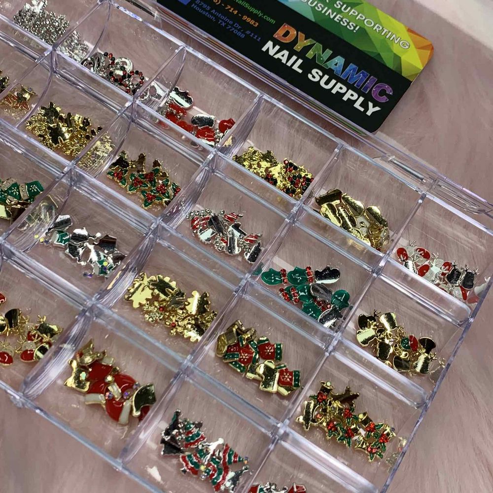 red Christmas nail charms 240 pcs - 8